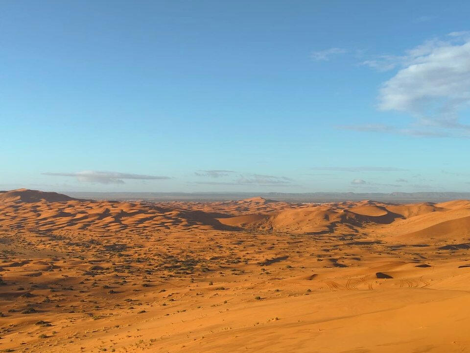Lumière rasante sur les dunes